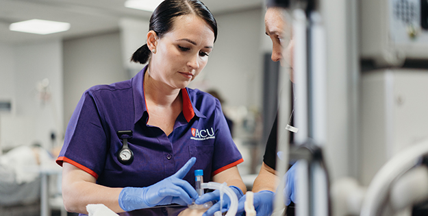 Kianne is studying to be a midwife