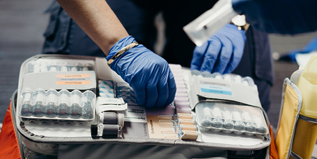 Paramedic opening bag