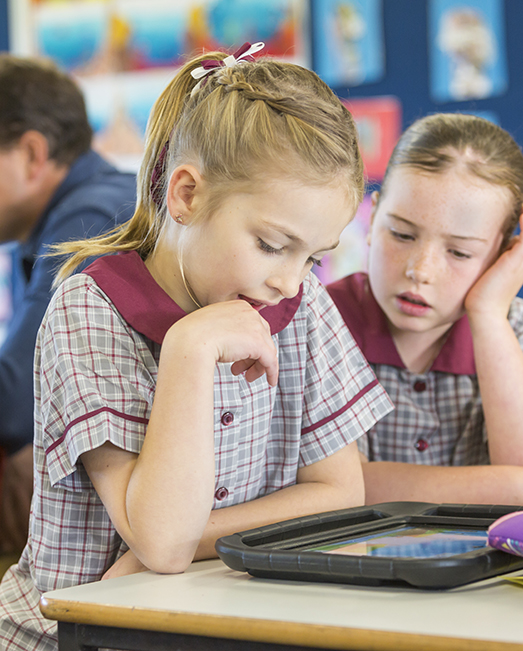 Students using ipad