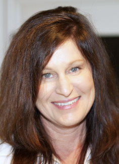 Dr Laura Scholes