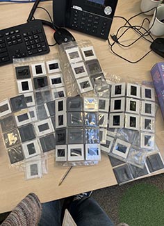 Images slides on a desk