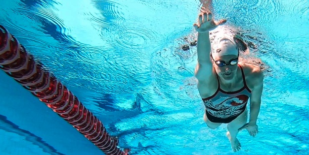 Ellie Cole swimming