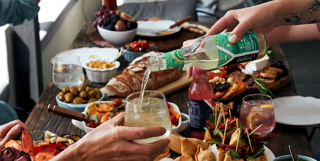 Yaala sparkling at the dinner table